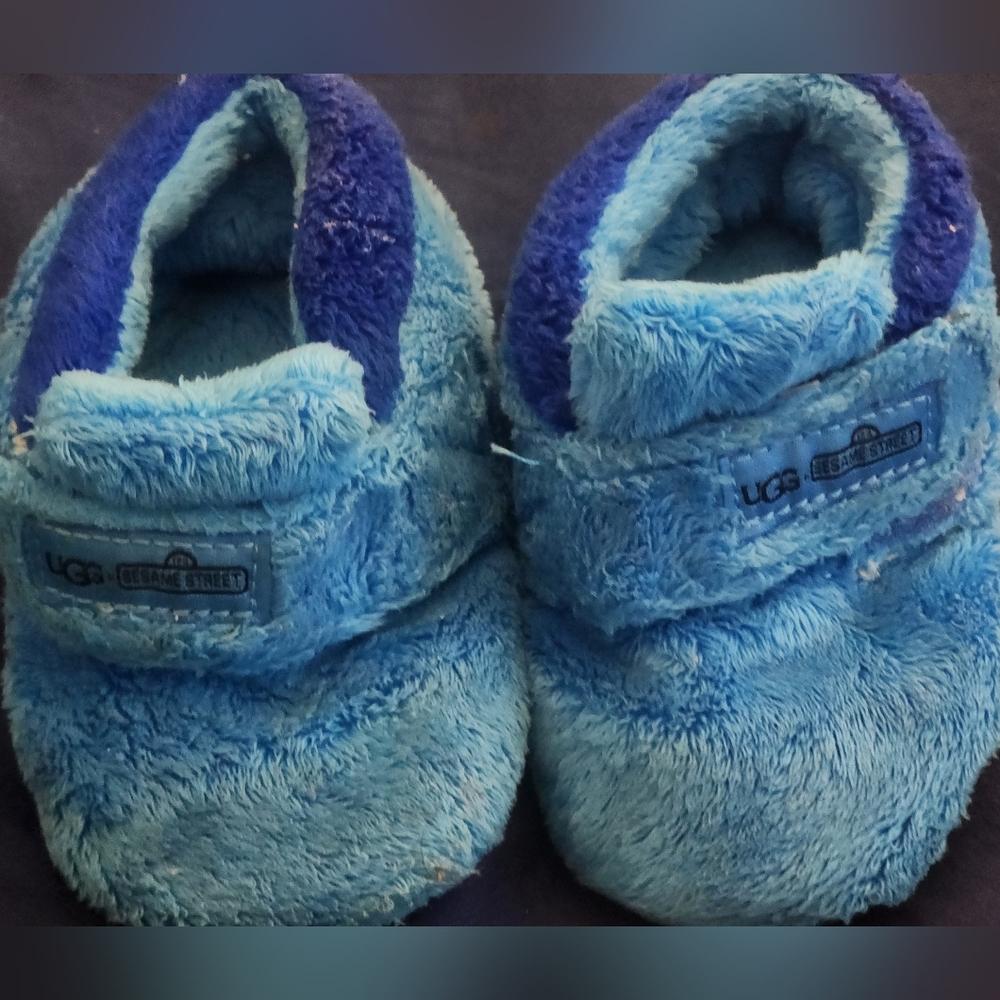 PreLoved Cookie Monster Uggs BootiesSize 4-5C